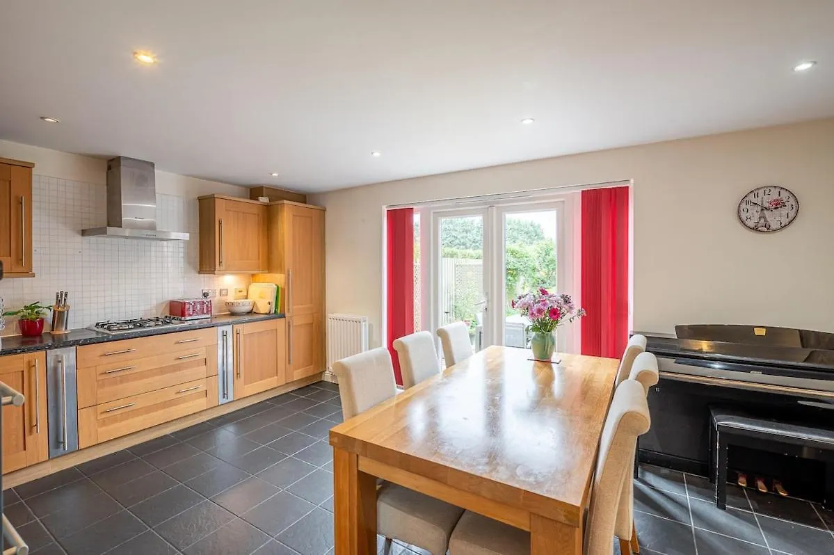 Dalesway View Villa Addingham